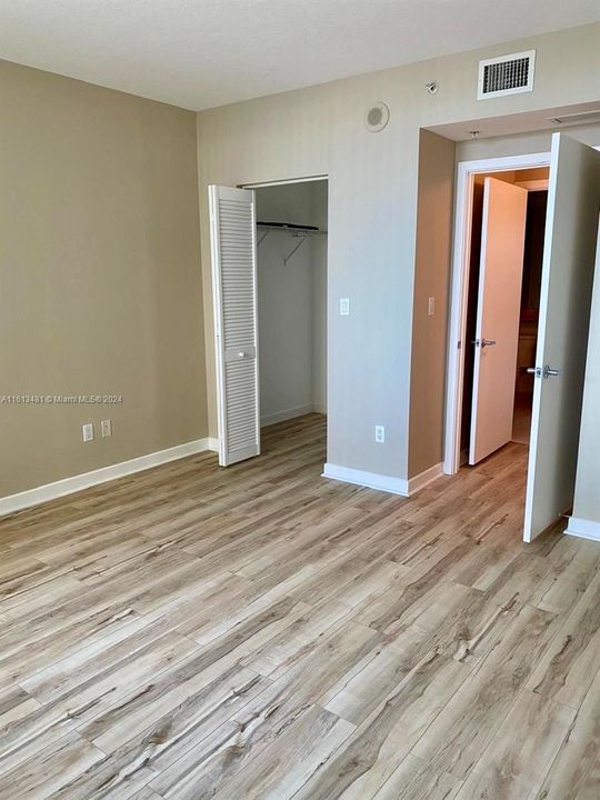 For Rent: $2,800 (1 beds, 1 baths, 846 Square Feet)