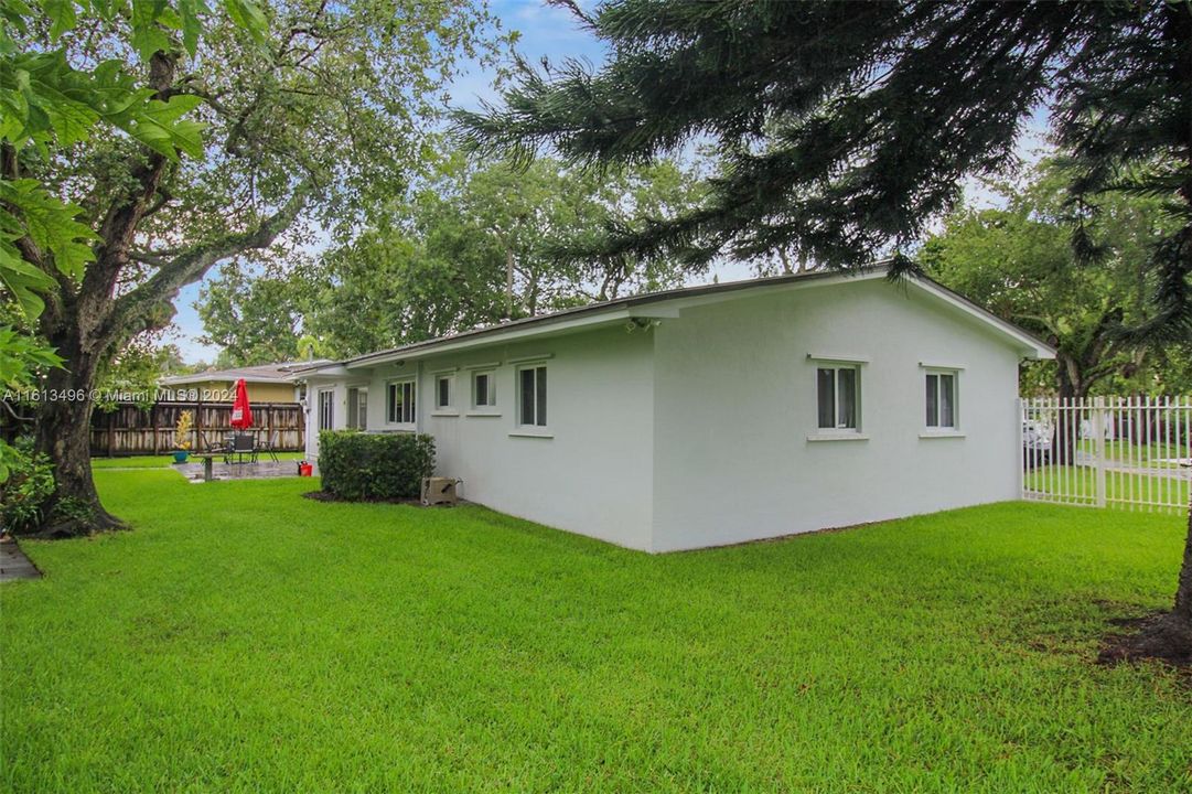 For Sale: $850,000 (4 beds, 2 baths, 0 Square Feet)