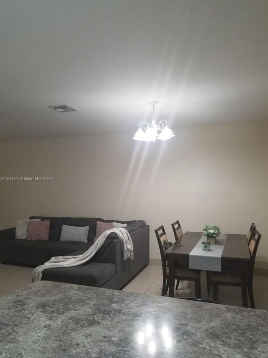 For Rent: $2,500 (2 beds, 2 baths, 1150 Square Feet)