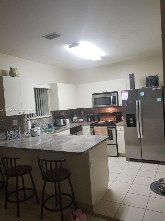 For Rent: $2,500 (2 beds, 2 baths, 1150 Square Feet)
