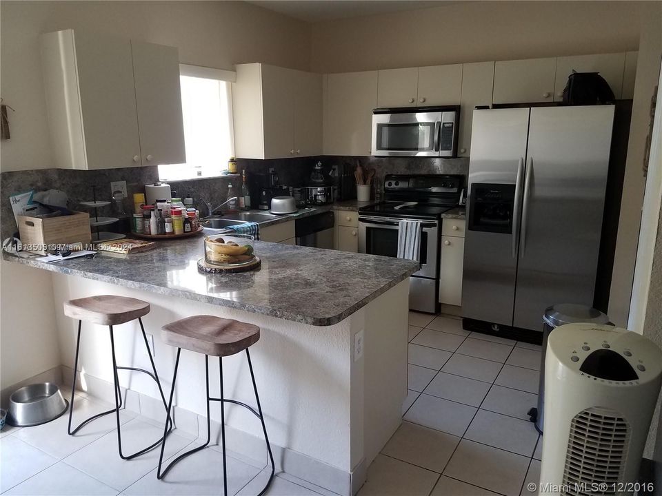 For Rent: $2,500 (2 beds, 2 baths, 1150 Square Feet)