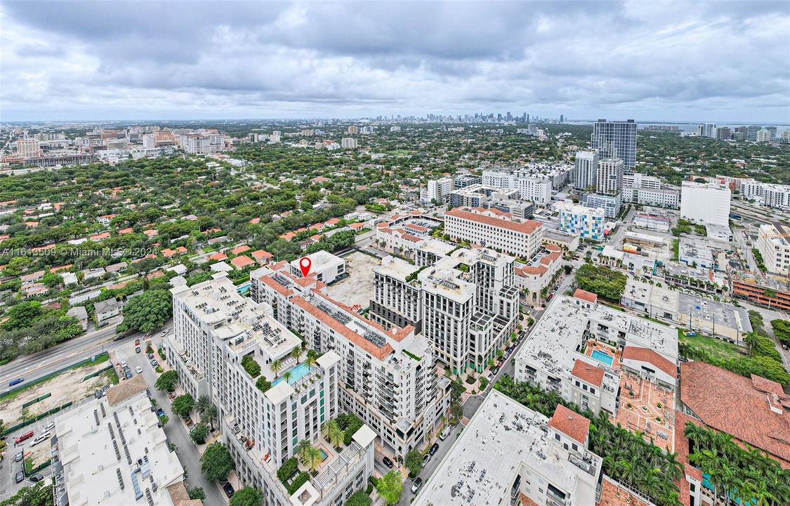 For Sale: $850,000 (2 beds, 2 baths, 1147 Square Feet)