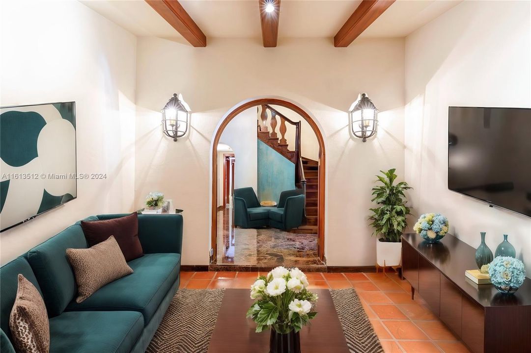 En Venta: $3,999,900 (4 camas, 8 baños, 4455 Pies cuadrados)