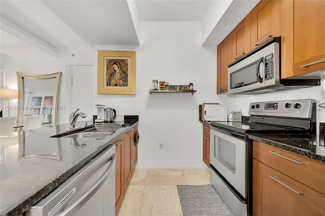 For Rent: $4,600 (2 beds, 2 baths, 1147 Square Feet)