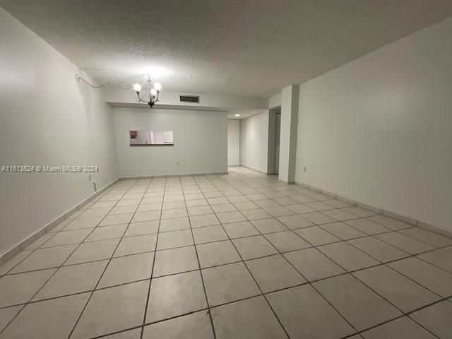 For Rent: $2,250 (2 beds, 2 baths, 965 Square Feet)