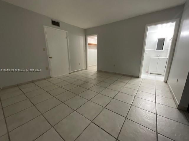 For Rent: $2,250 (2 beds, 2 baths, 965 Square Feet)