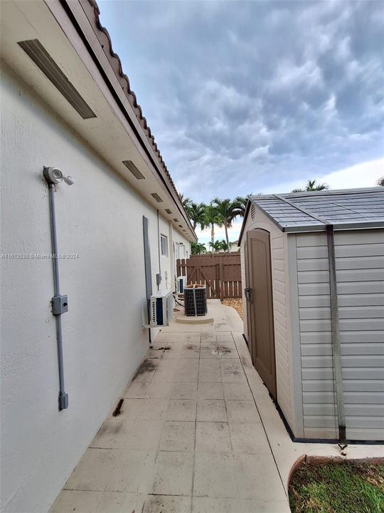 For Rent: $3,600 (3 beds, 2 baths, 1598 Square Feet)