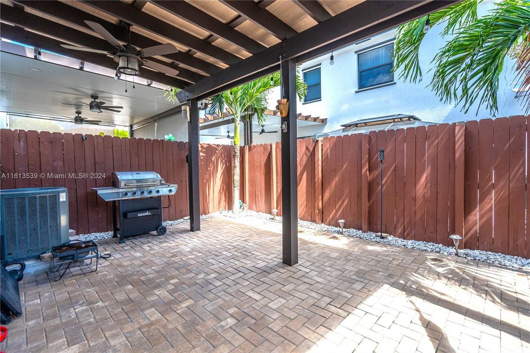 For Sale: $455,000 (3 beds, 2 baths, 1829 Square Feet)