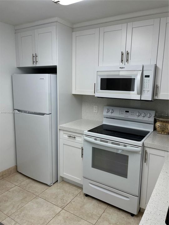 For Rent: $3,500 (3 beds, 2 baths, 1090 Square Feet)