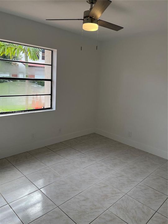 For Rent: $3,500 (3 beds, 2 baths, 1090 Square Feet)