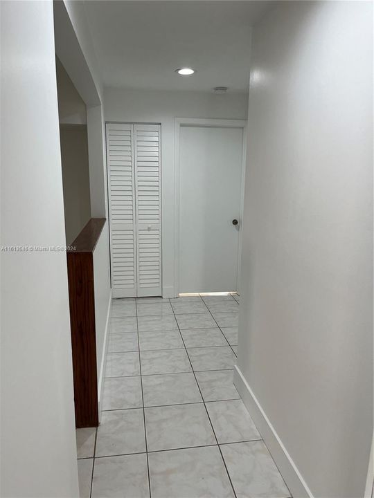 For Rent: $3,500 (3 beds, 2 baths, 1090 Square Feet)