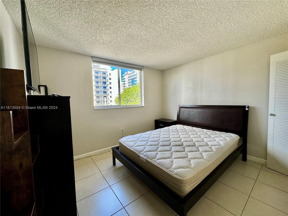 For Rent: $2,545 (2 beds, 1 baths, 760 Square Feet)