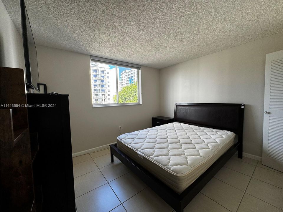 For Rent: $2,545 (2 beds, 1 baths, 760 Square Feet)