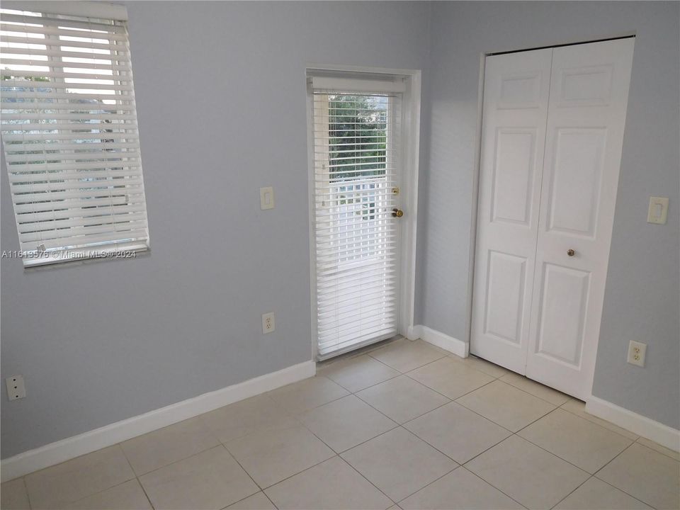 For Rent: $3,400 (4 beds, 2 baths, 1762 Square Feet)