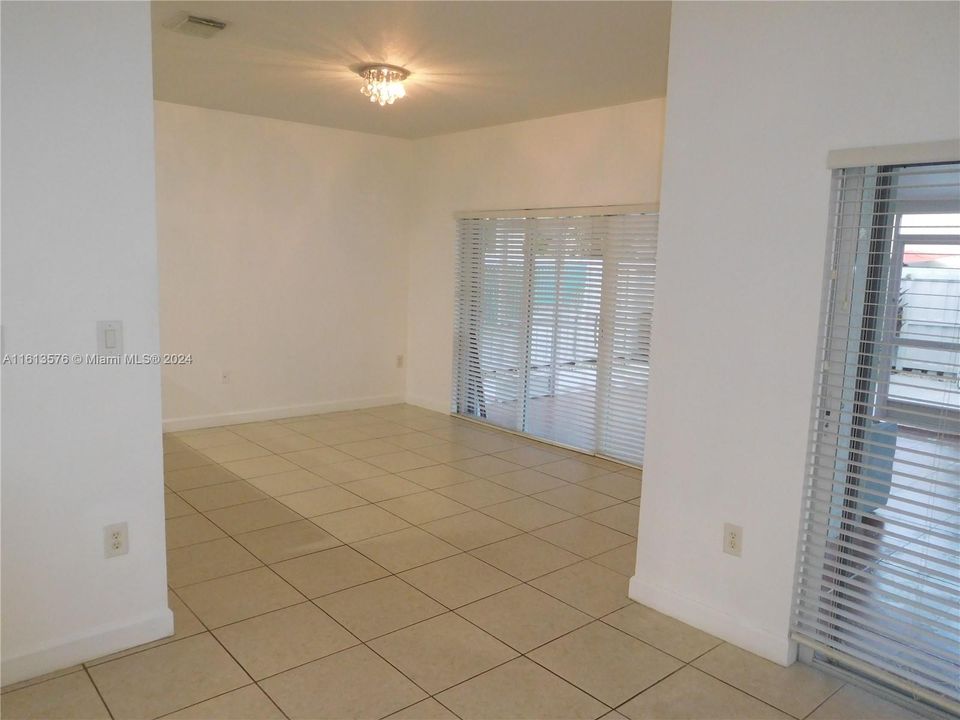 For Rent: $3,400 (4 beds, 2 baths, 1762 Square Feet)