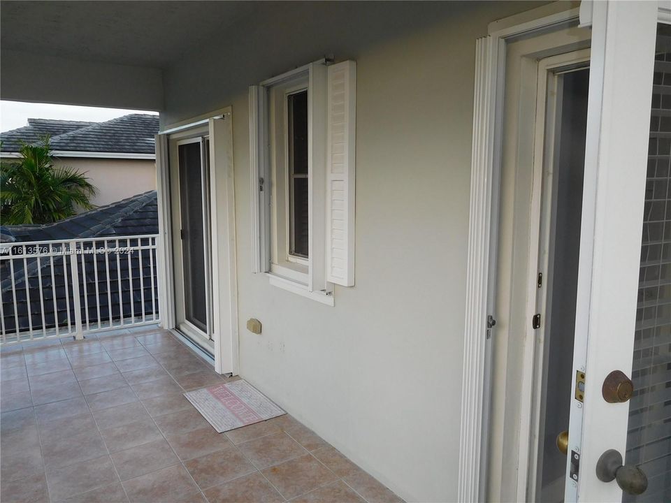 For Rent: $3,400 (4 beds, 2 baths, 1762 Square Feet)