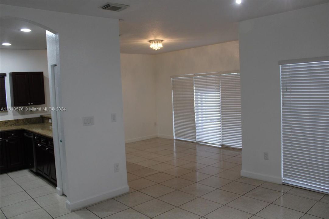 For Rent: $3,400 (4 beds, 2 baths, 1762 Square Feet)