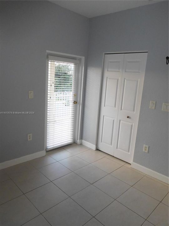 For Rent: $3,400 (4 beds, 2 baths, 1762 Square Feet)