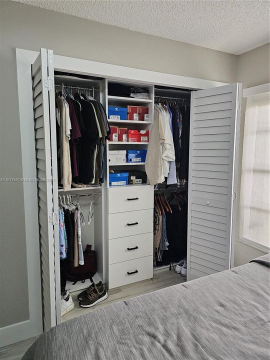 3rd bedroom  built in closet organizers