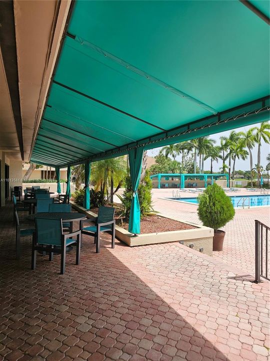 Sitting area by Clubhouse Pool