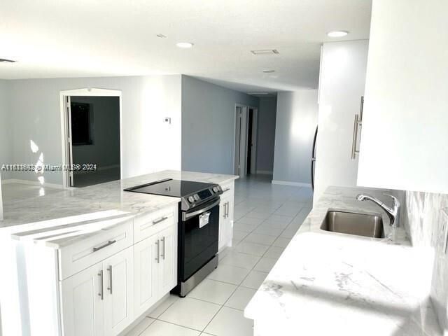 For Rent: $3,700 (2 beds, 2 baths, 1174 Square Feet)