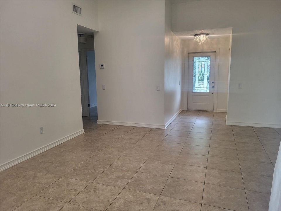 For Rent: $2,850 (2 beds, 2 baths, 1285 Square Feet)