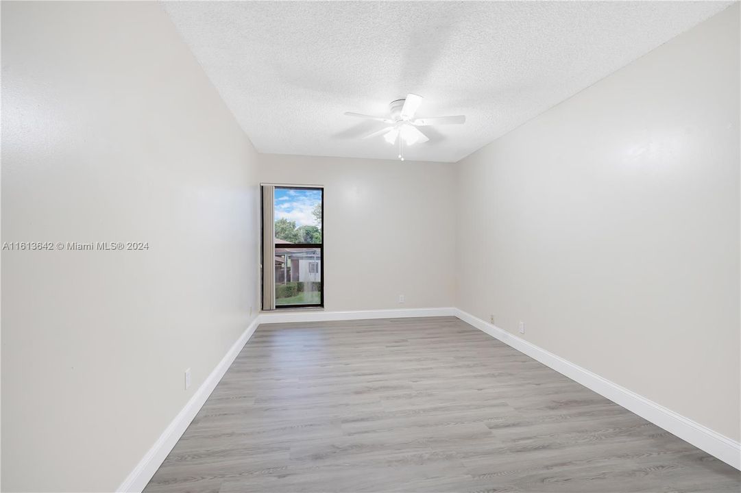 For Sale: $409,900 (3 beds, 2 baths, 1472 Square Feet)