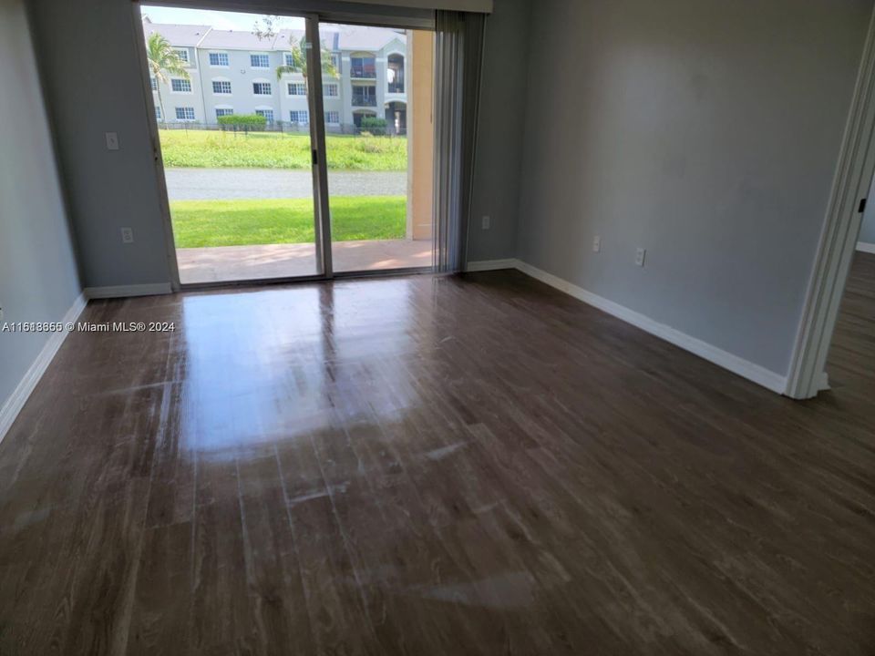 For Rent: $2,000 (2 beds, 2 baths, 1060 Square Feet)