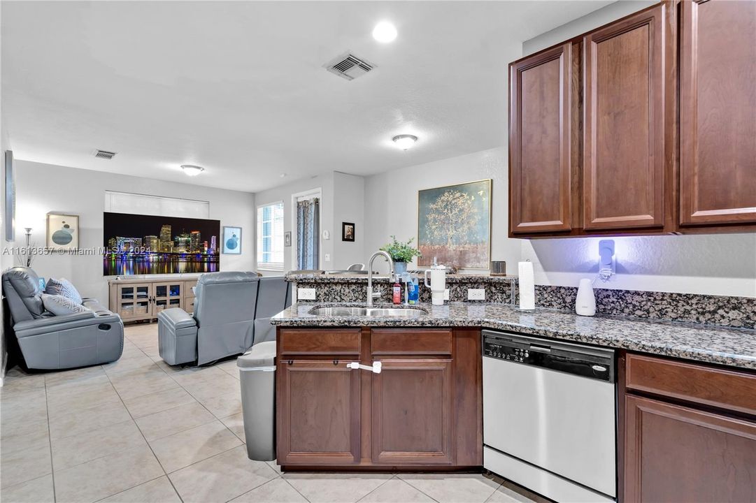 For Sale: $485,000 (3 beds, 2 baths, 2211 Square Feet)