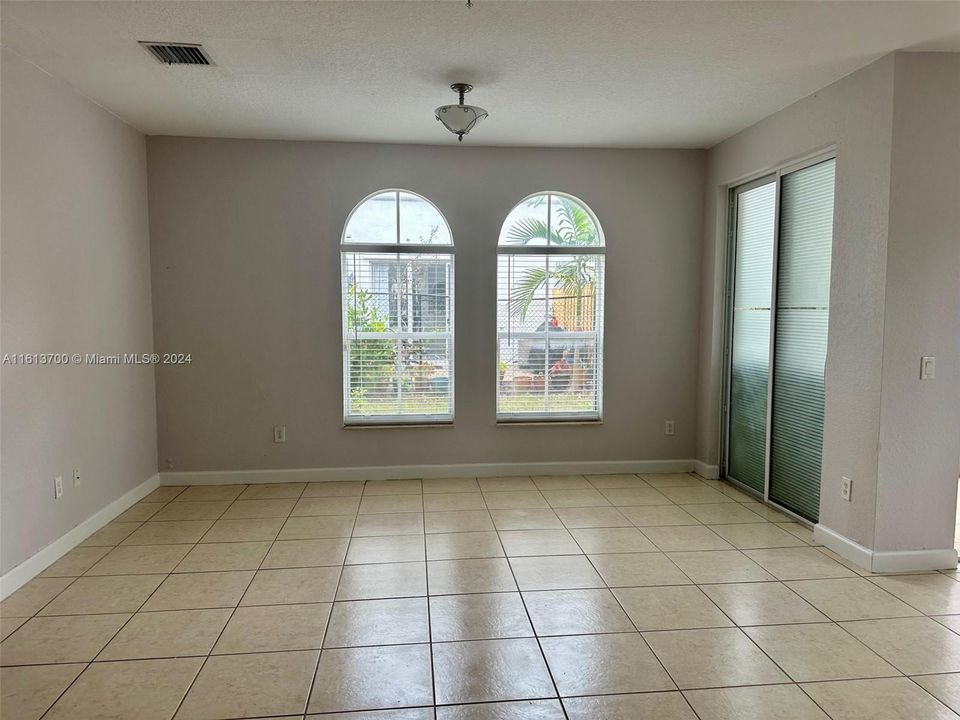 For Rent: $2,800 (3 beds, 2 baths, 1340 Square Feet)