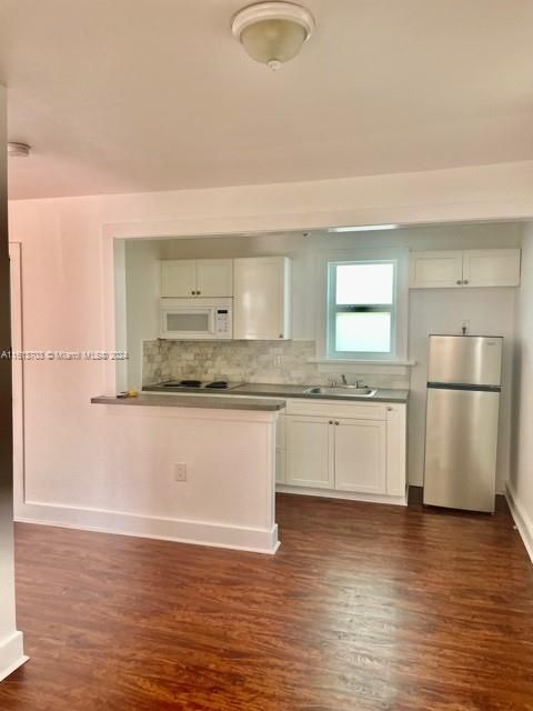 For Rent: $1,400 (0 beds, 1 baths, 600 Square Feet)
