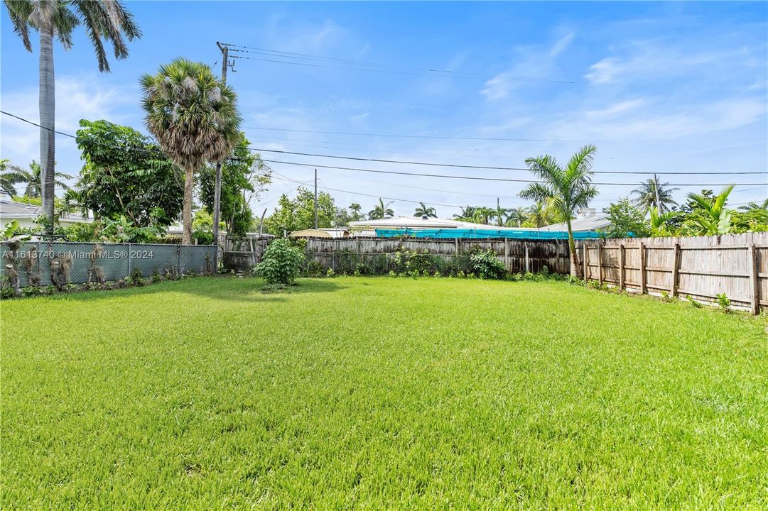 For Sale: $1,095,000 (3 beds, 2 baths, 1628 Square Feet)