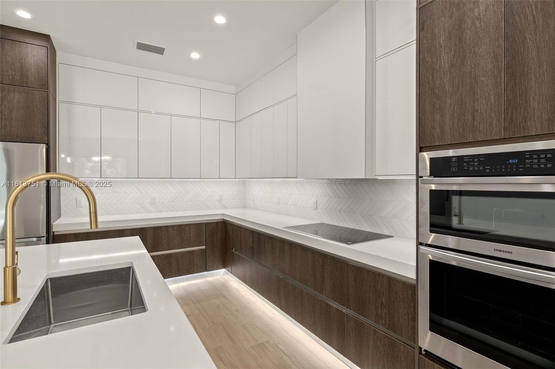 For Sale: $1,349,999 (4 beds, 3 baths, 2570 Square Feet)