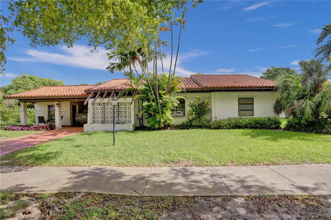 For Sale: $1,375,000 (3 beds, 3 baths, 2993 Square Feet)