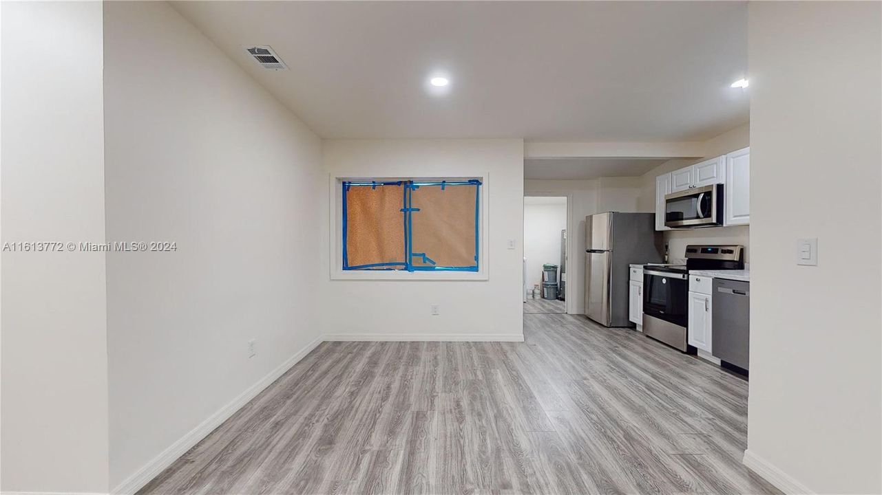 For Sale: $600,000 (3 beds, 2 baths, 1162 Square Feet)