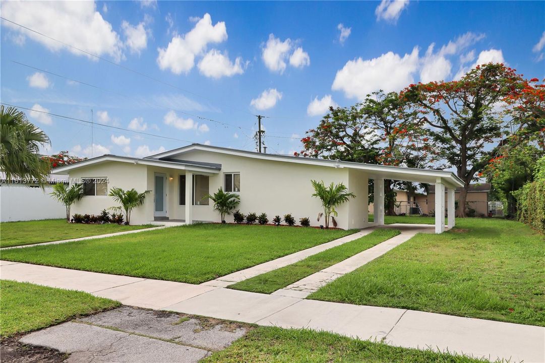 For Sale: $600,000 (3 beds, 2 baths, 1162 Square Feet)