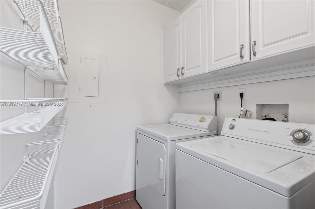 For Rent: $2,200 (1 beds, 1 baths, 730 Square Feet)