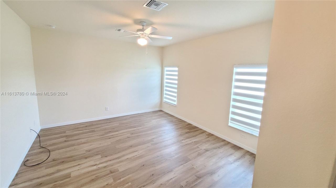 For Sale: $340,000 (3 beds, 2 baths, 1705 Square Feet)