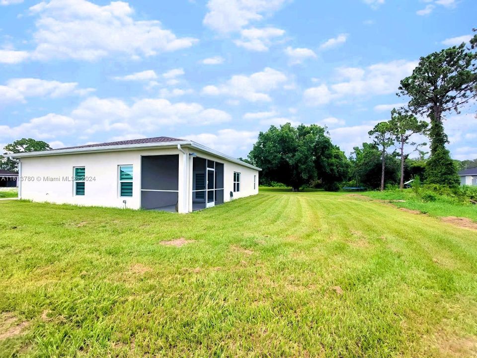 For Sale: $340,000 (3 beds, 2 baths, 1705 Square Feet)