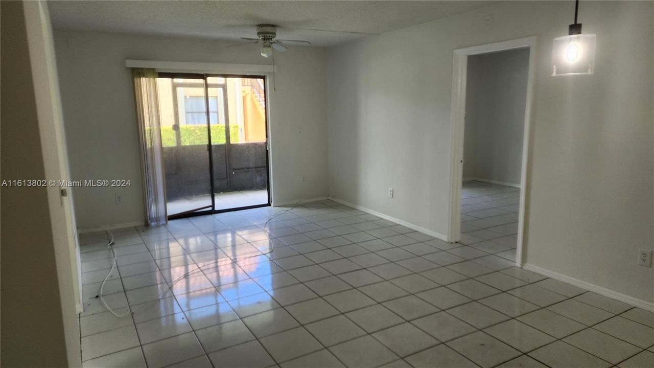 For Rent: $2,700 (3 beds, 2 baths, 1093 Square Feet)