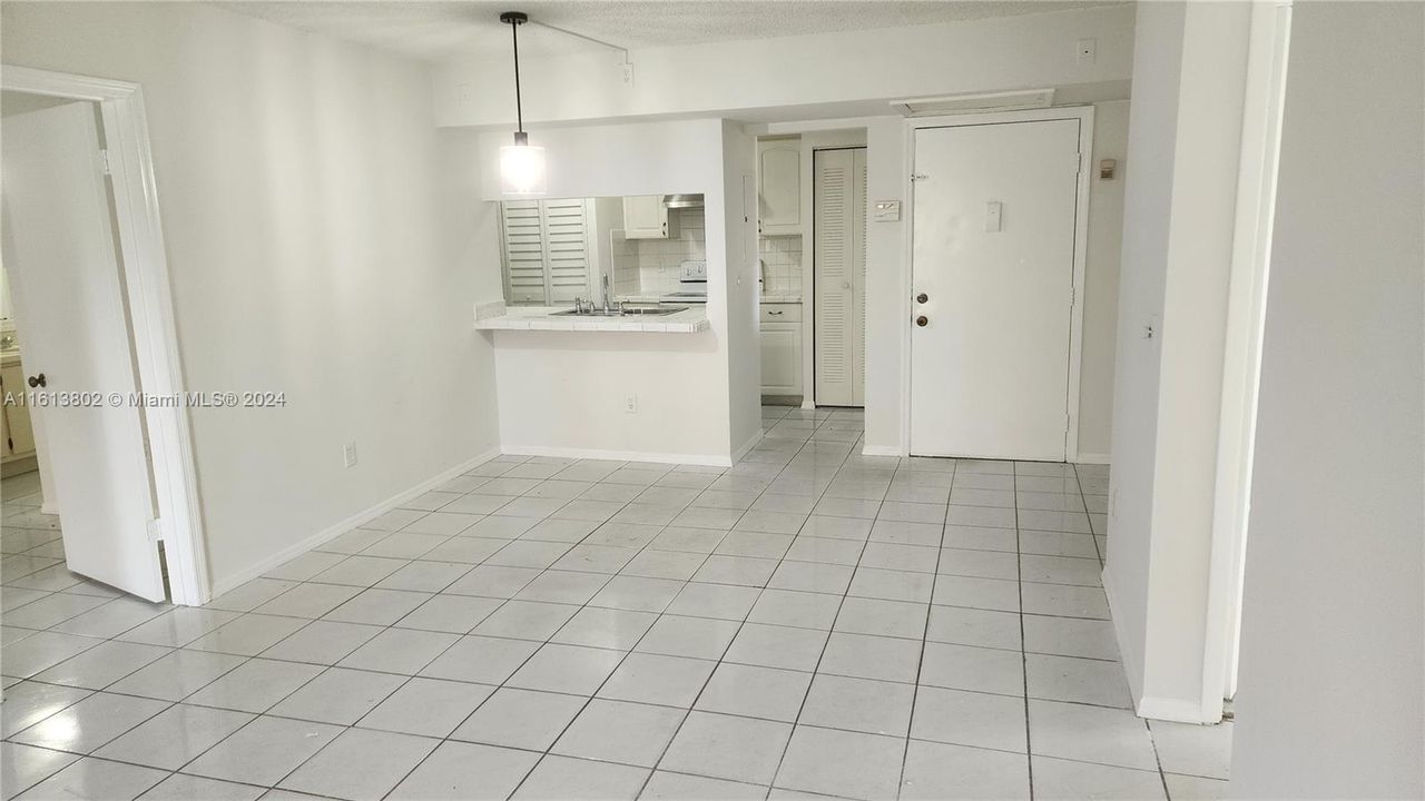 For Rent: $2,700 (3 beds, 2 baths, 1093 Square Feet)