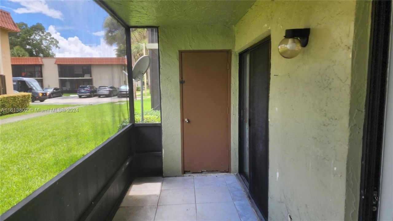 For Rent: $2,700 (3 beds, 2 baths, 1093 Square Feet)