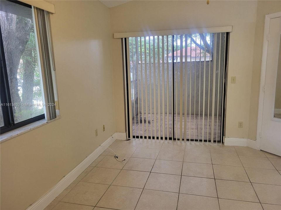 For Rent: $2,150 (1 beds, 1 baths, 832 Square Feet)