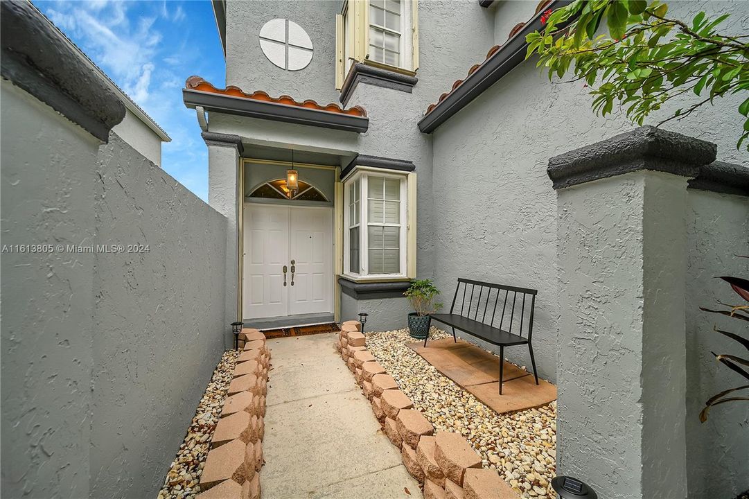 For Sale: $849,500 (4 beds, 2 baths, 2866 Square Feet)