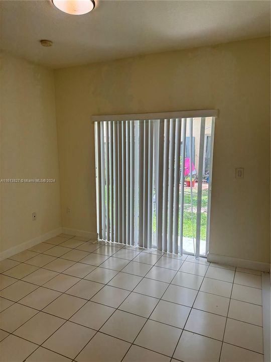 For Rent: $1,950 (2 beds, 2 baths, 914 Square Feet)