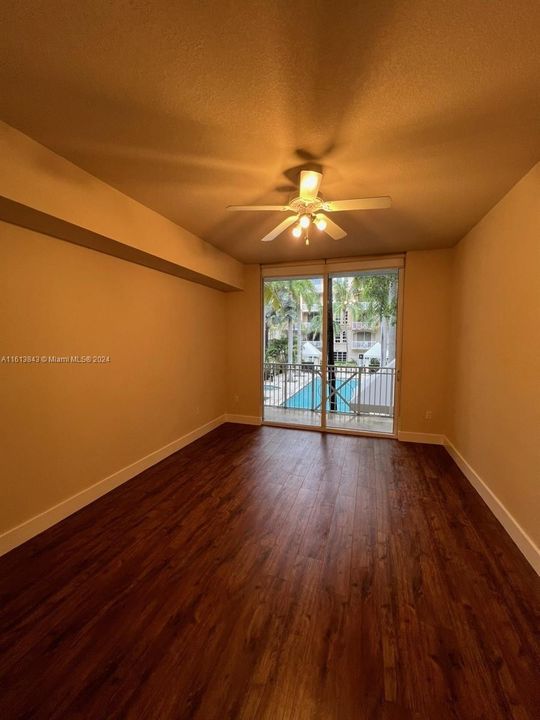 For Rent: $2,350 (1 beds, 1 baths, 836 Square Feet)