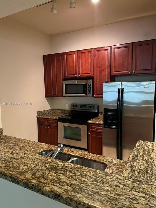 For Rent: $2,350 (1 beds, 1 baths, 836 Square Feet)