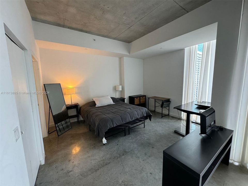 For Sale: $368,000 (1 beds, 1 baths, 526 Square Feet)