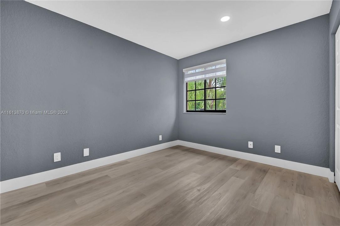 Active With Contract: $3,500 (3 beds, 2 baths, 1605 Square Feet)