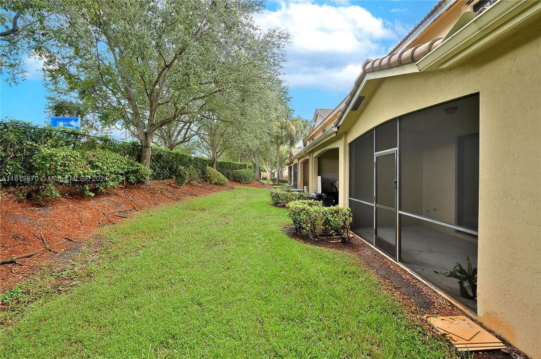 Active With Contract: $3,500 (3 beds, 2 baths, 1605 Square Feet)